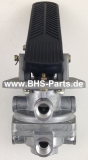 Foot Brake Valve for Mercedes Benz LP Neoplan Skyliner rep. Mercedes Benz 0014313805, A0014313805 Neoplan 110240300, 11024030099, 1102403543901 Wabco 4613072000, 4613072007